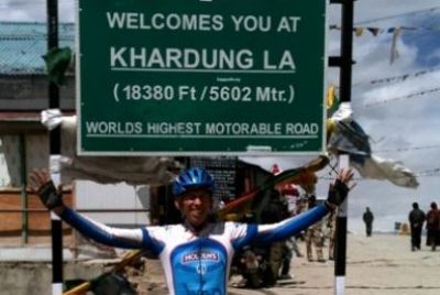 Keith & Pat Green   Cycling on the  tour with redspokes